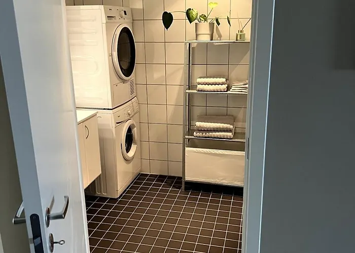 Modern In Downtown With Parking Lägenhet